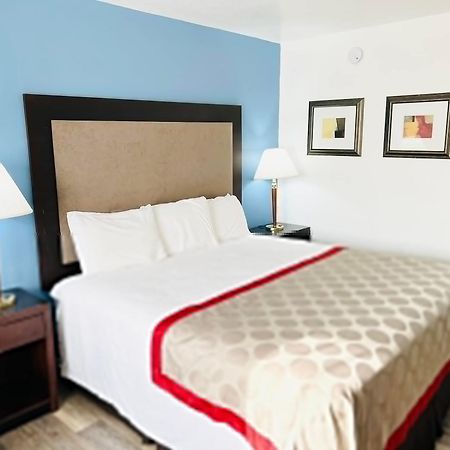 Super 8 By Wyndham Fort Scott Экстерьер фото