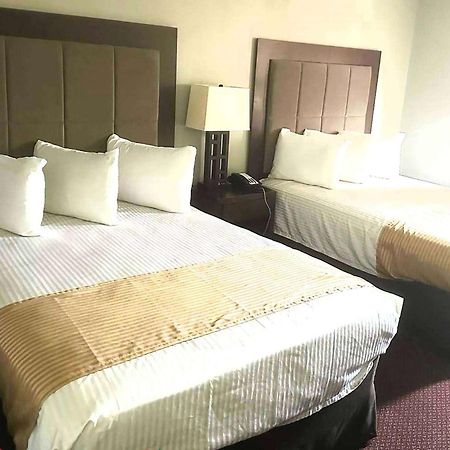 Super 8 By Wyndham Fort Scott Экстерьер фото
